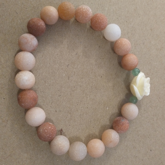 Floral bracelet - Picture 4 of 9